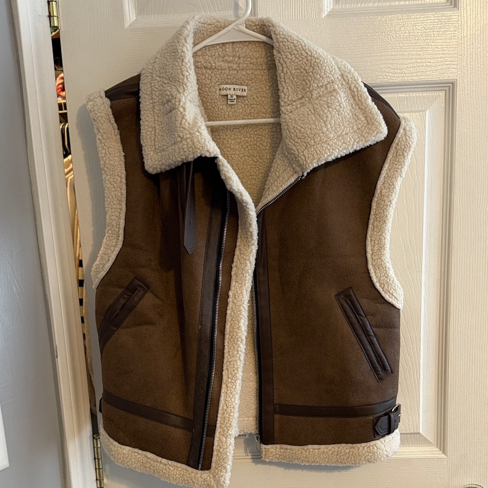 Moon River Cozy Sherpa Vest in Cream